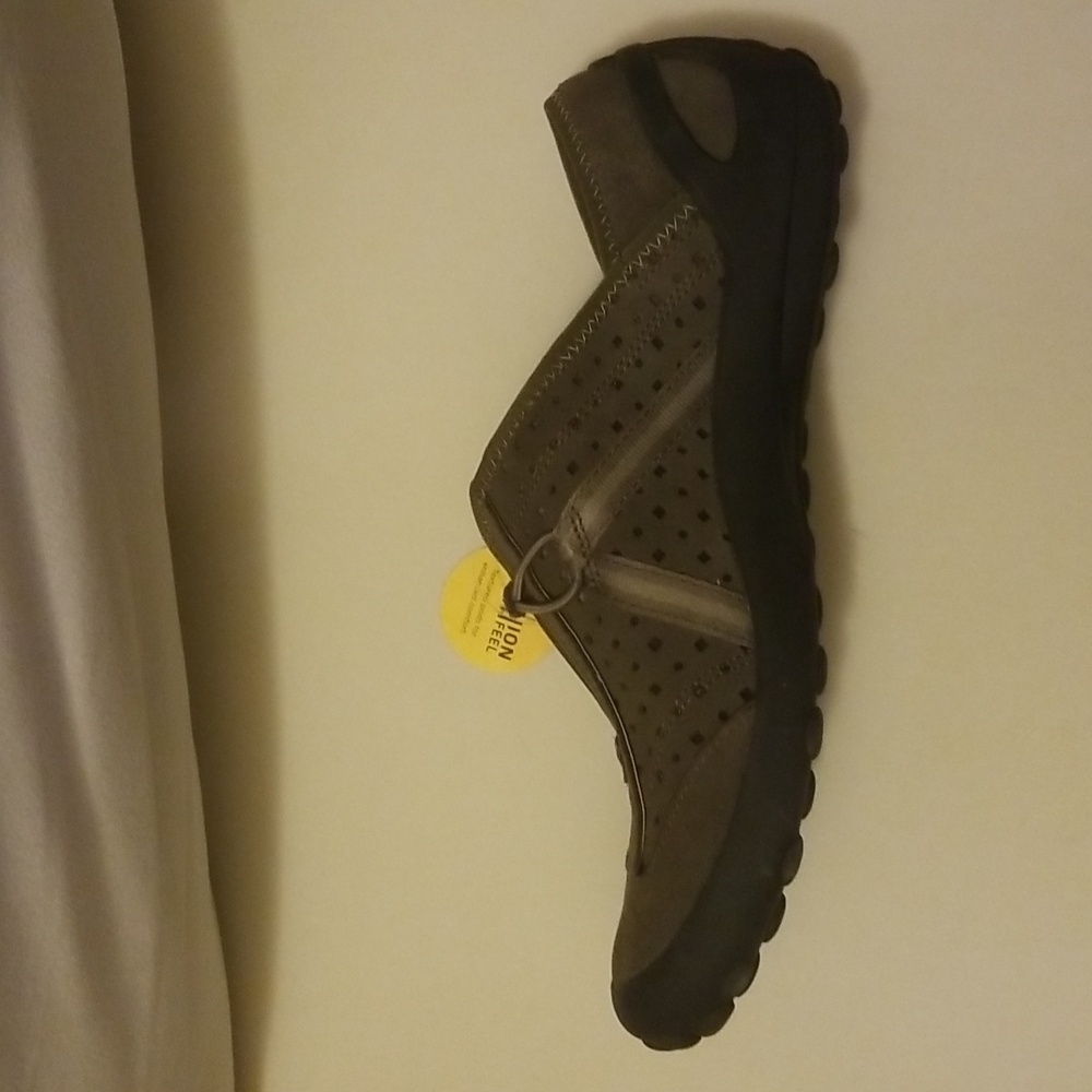 Clark's Suede Shoes - Picture 2 of 5